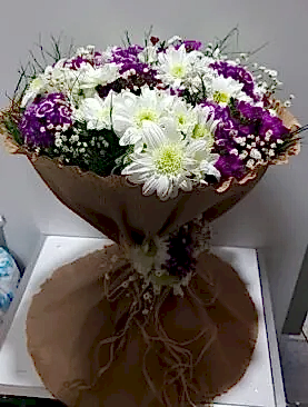 beyaz papatya renkli hüsnüyusuf buket