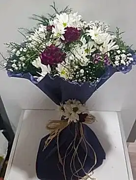 beyaz papatya renkli hüsnüyusuf buket