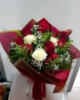 10 kırmızı beyaz gül buket