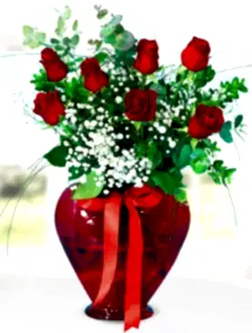 7 kırmızı gül kalp vazo