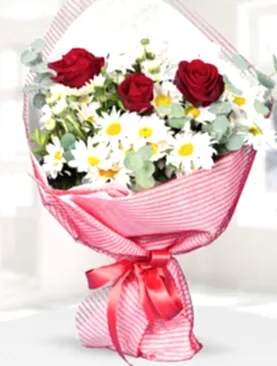 3 kırmızı gül papatya buket